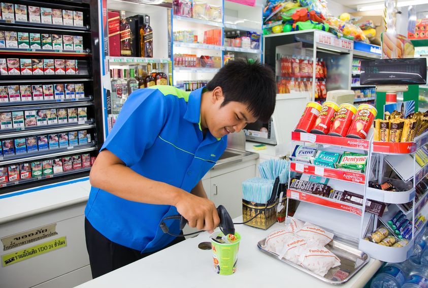 Du học sinh Thái Lan có thể làm việc tại các cửa hàng tiện lợi