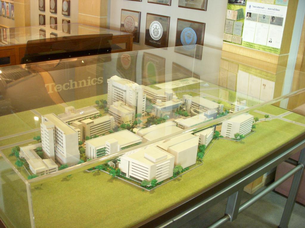 Mô hình mô phỏng lại toàn bộ khuôn viên nhà trường UTCC