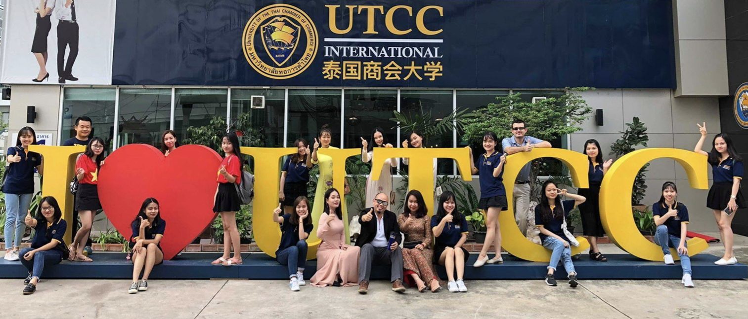 Giảng viên và sinh viên trường Đại học Phòng Thương mại Thái Lan (UTCC)