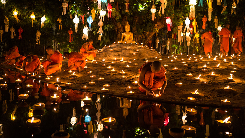 Lễ hội Loy Krathong là lễ hội lớn thứ 2 trong năm ở Thái Lan